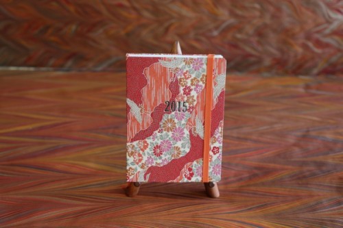 Opções revestidas por diferentes estampas. Opções revestidas por diferentes estampas.