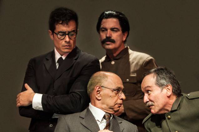 William Pereira dirige a tragicomédia William Pereira dirige a tragicomédia