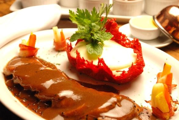 Sugestão da churrascaria Ávila para a véspera e o dia de Natal: peru ao molho de tamarindo com purê de cará Sugestão da churrascaria Ávila para a véspera e o dia de Natal: peru ao molho de tamarindo com purê de cará