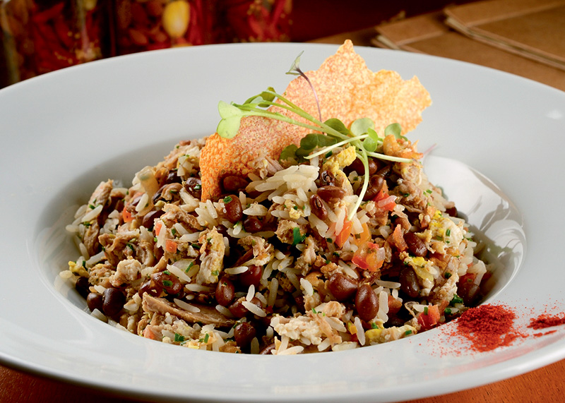 Baião de dois com costelinha de porco Baião de dois com costelinha de porco