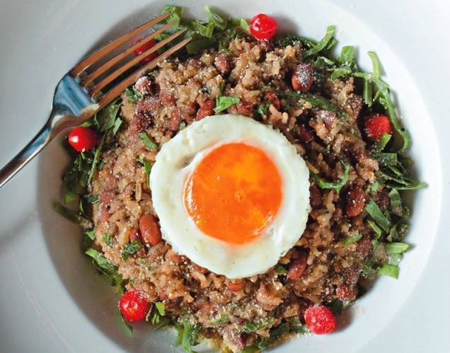 Mexido de arroz, feijão e carne Mexido de arroz, feijão e carne
