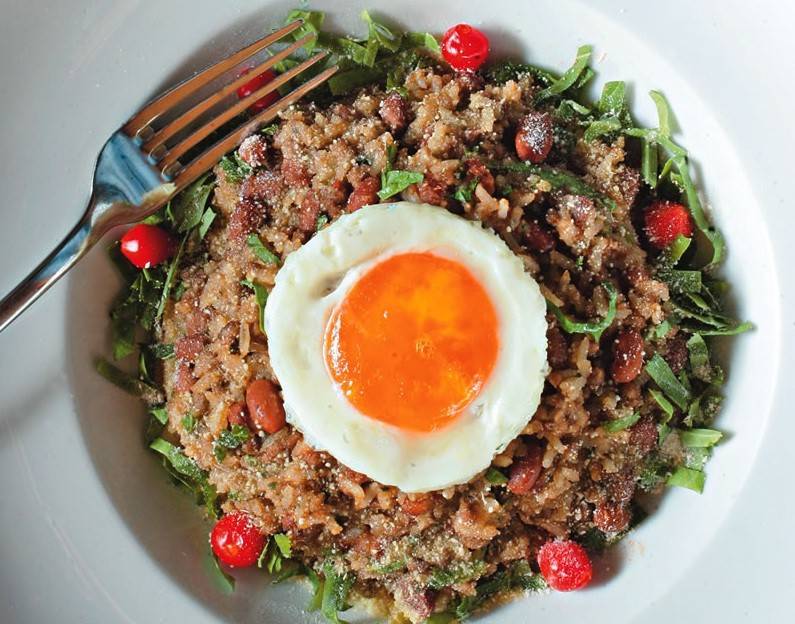 Mexido de arroz, feijão e carne Mexido de arroz, feijão e carne