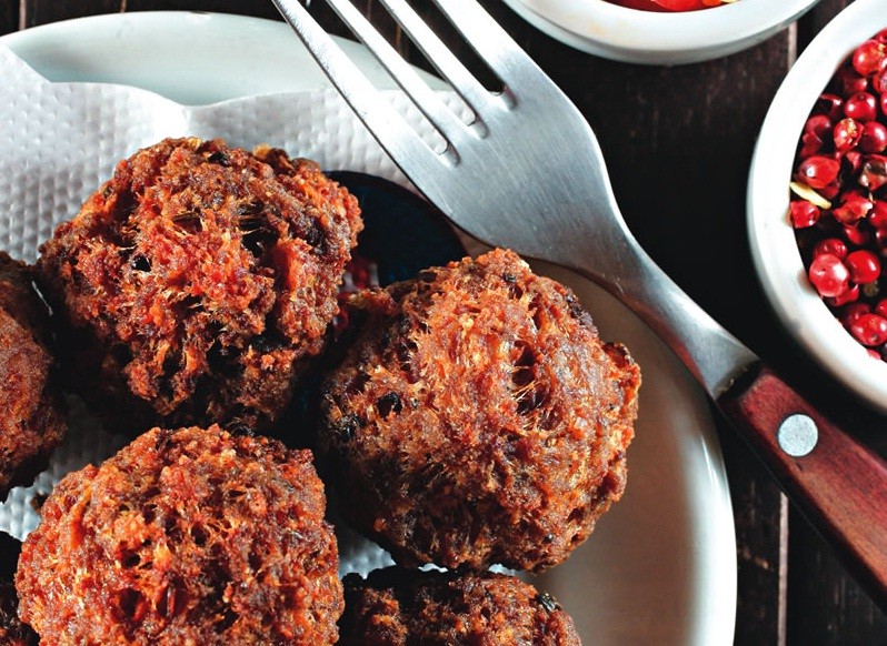 O quitute de carne: sequiho, crocante e bem saboroso O quitute de carne: sequiho, crocante e bem saboroso