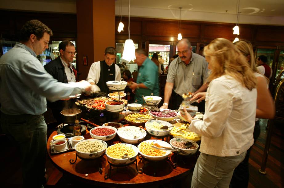 Mesa de antepastos para abrir o apetite Mesa de antepastos para abrir o apetite