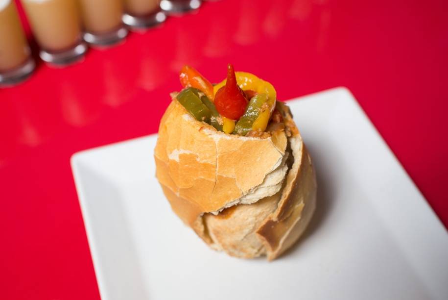 O buraco quente é servido em versão míni O buraco quente é servido em versão míni