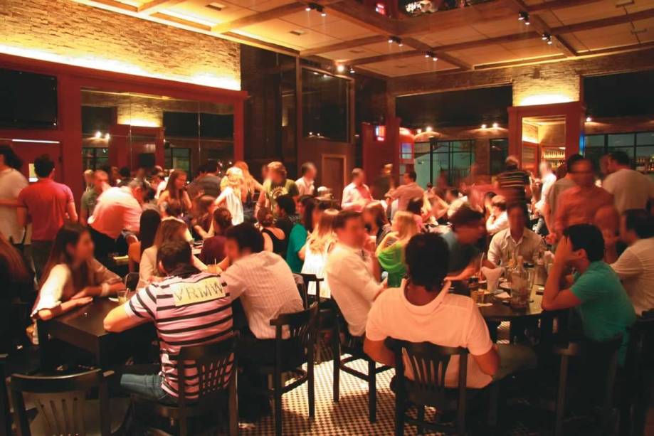 O vistoso Bardot: um dos points de paquera do Itaim O vistoso Bardot: um dos points de paquera do Itaim