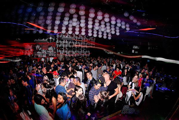 Balada Beco 203, na Rua Augusta Balada Beco 203, na Rua Augusta