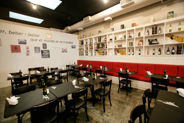 La Bodeguita: o jantar tem clima de balada e no almoço a atmosfera é mais tranquila La Bodeguita: o jantar tem clima de balada e no almoço a atmosfera é mais tranquila