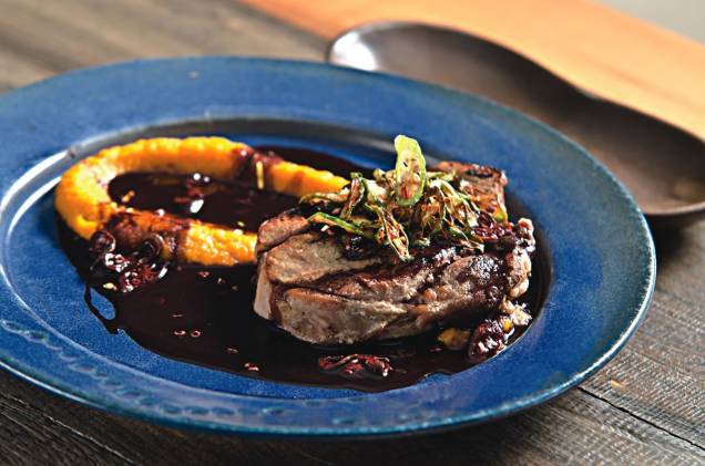 Camarão crocante ao creme de bobó e arroz de biribiri Camarão crocante ao creme de bobó e arroz de biribiri