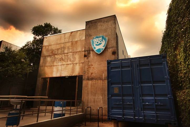 BrewDog Bar: espaço antes ocupado por uma oficina mecânica