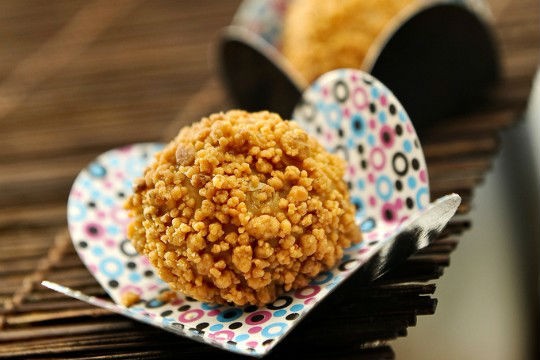 Paçoca: que tal substituir a forma tradicional do doce por uma versão de brigadeiro? Na Brigadeiro Doceria & Café o enroladinho tamanho de festa sai por R$ 2,00 a unidade Paçoca: que tal substituir a forma tradicional do doce por uma versão de brigadeiro? Na Brigadeiro Doceria & Café o enroladinho tamanho de festa sai por R$ 2,00 a unidade