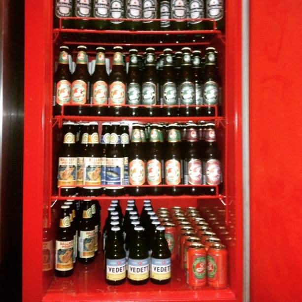 Algumas de nossas cervejas importadas Algumas de nossas cervejas importadas