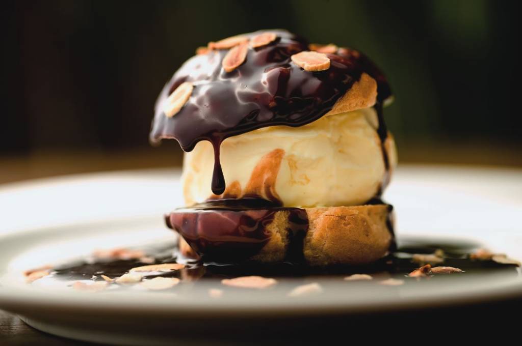 Profiterole de Nutella quente Profiterole de Nutella quente