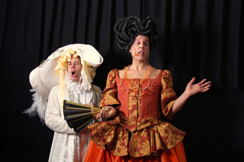 O Burguês Fidalgo: Hugo Possolo e Raul Barretto em cena O Burguês Fidalgo: Hugo Possolo e Raul Barretto em cena