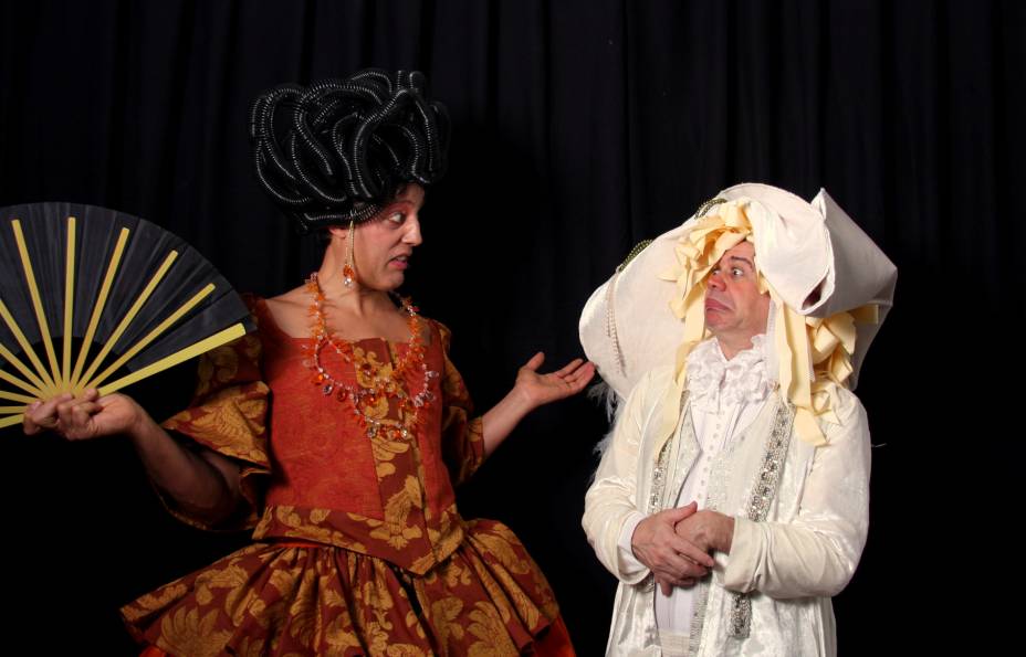 Raul Barretto e Hugo Possolo em cena da peça O Burguês Fidalgo Raul Barretto e Hugo Possolo em cena da peça O Burguês Fidalgo