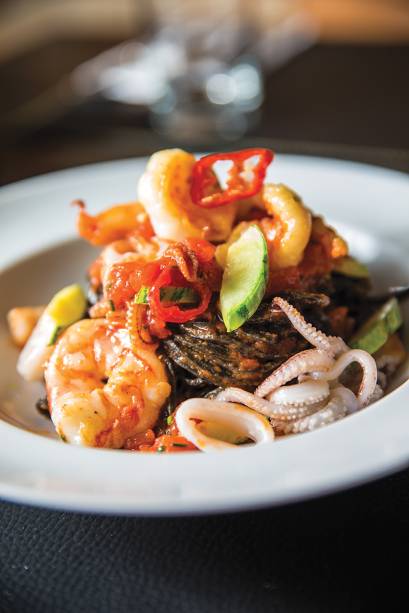 Tagliolini negro com frutos do mar Tagliolini negro com frutos do mar