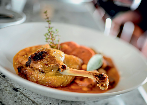 Páscoa à francesa: no Rive Gauche Cuisine, cassoulet mais uma taça de vinho e uma sobremesa Páscoa à francesa: no Rive Gauche Cuisine, cassoulet mais uma taça de vinho e uma sobremesa