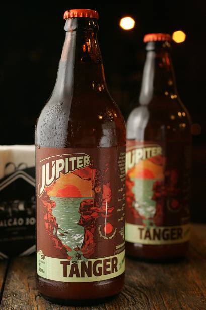 Júpiter Tânger: cerveja paulistana de trigo aromatizada com casca de tangerina Júpiter Tânger: cerveja paulistana de trigo aromatizada com casca de tangerina