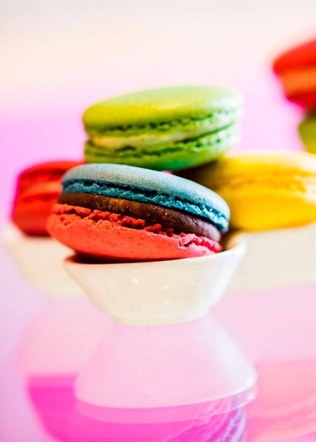 Bem levinho, o macaron aparece nas versões de pistache, de framboesa e do chá inglês earl grey Bem levinho, o macaron aparece nas versões de pistache, de framboesa e do chá inglês earl grey