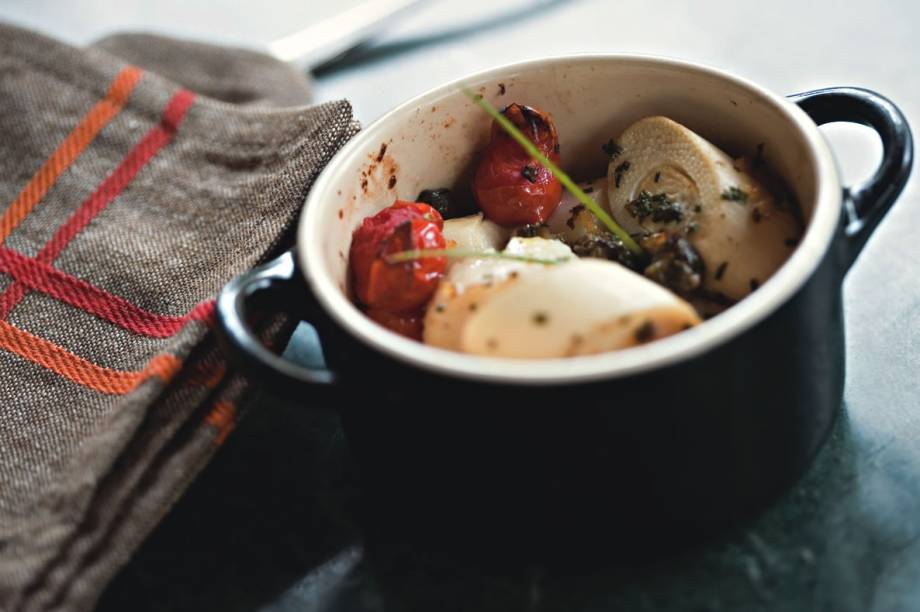 Pato com arroz de lentilha e frutas secas mais uma entrada de bacalhau Pato com arroz de lentilha e frutas secas mais uma entrada de bacalhau