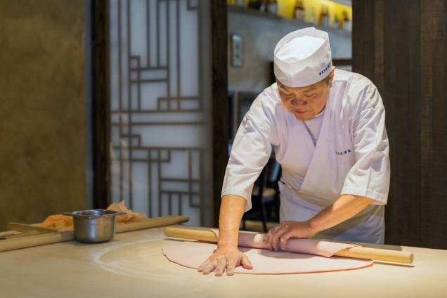 O chef japonês Koichi Mori O chef japonês Koichi Mori