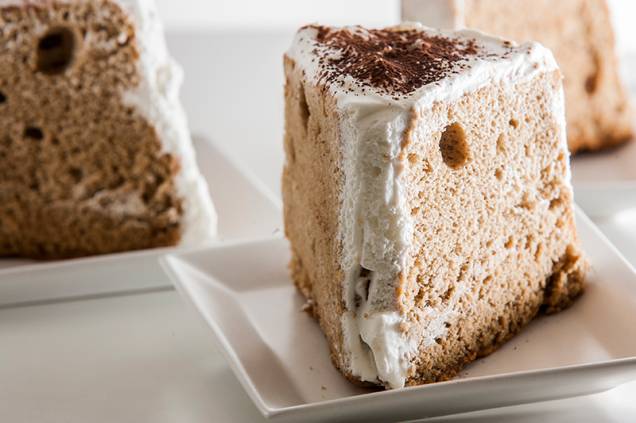 Feito sem leite, o bolo chiffonleva uma dose de Nespresso na receita Feito sem leite, o bolo chiffonleva uma dose de Nespresso na receita