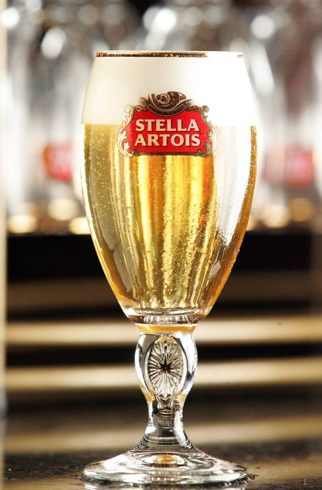 O boteco serve também chope Stella Artois O boteco serve também chope Stella Artois