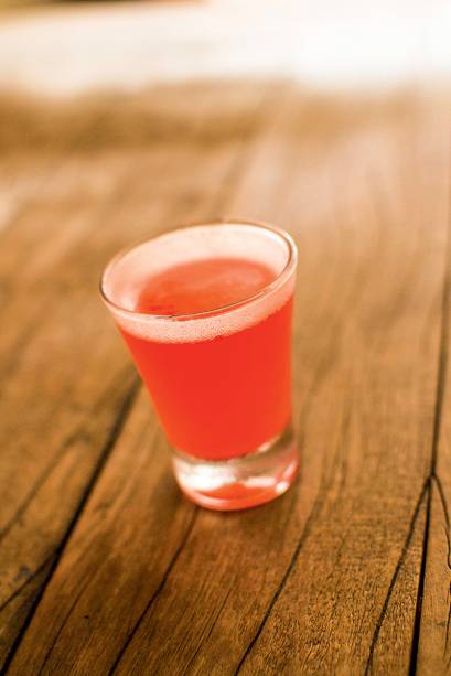 O minidrinque chupito afrodisíaco: para beber numa só golada O minidrinque chupito afrodisíaco: para beber numa só golada