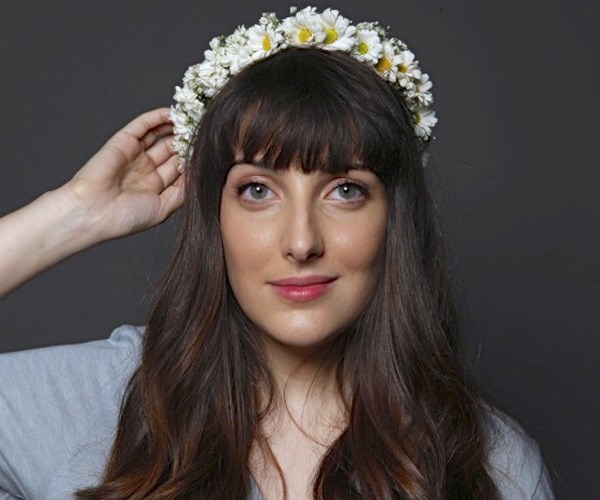 Clarice Falcão: da internet para os palcos Clarice Falcão: da internet para os palcos