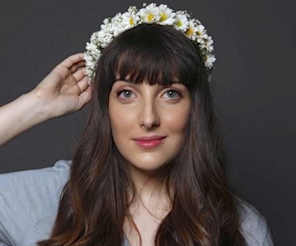 Clarice Falcão: da internet para os palcos Clarice Falcão: da internet para os palcos