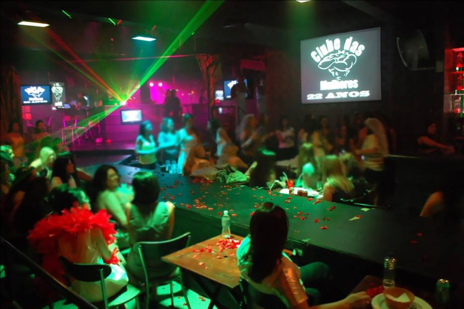 Clube exclusivo para a mulherada, seja para assistir à apresentação dos dançarinos, seja para aproveitar o clima de descontração do happy hour Clube exclusivo para a mulherada, seja para assistir à apresentação dos dançarinos, seja para aproveitar o clima de descontração do happy hour