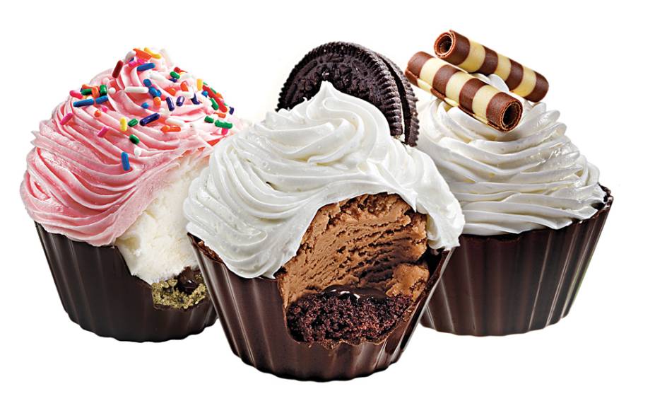 Cupcakes de sorvete: montados sobre copinhos de chocolate belga Cupcakes de sorvete: montados sobre copinhos de chocolate belga