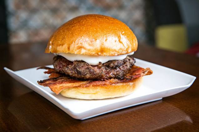 O pri burger: com cream cheese, geleia de pimenta e bacon O pri burger: com cream cheese, geleia de pimenta e bacon