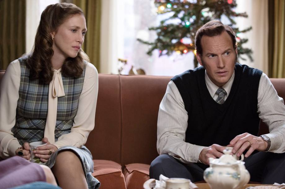 Invocação do Mal 2: os médiuns Lorraine e Ed Warren, interpretados por Vera Farmiga e Patrick Wilson