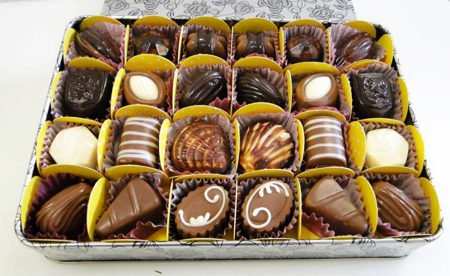 Caixa com 24 bombons sortidos Caixa com 24 bombons sortidos