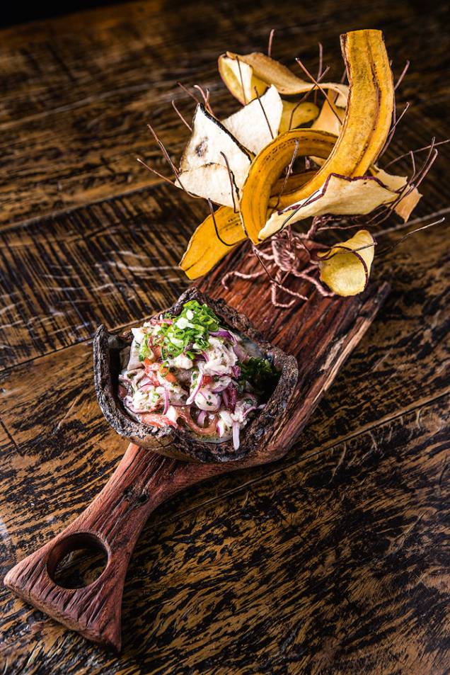 Ceviche de tainha de Santa Catarina e chips Ceviche de tainha de Santa Catarina e chips