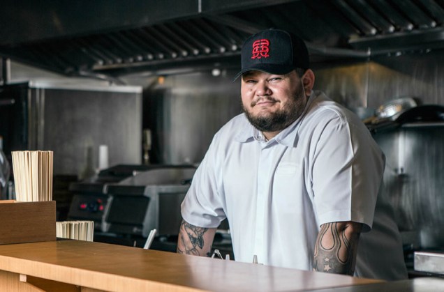 A cozinha está sob a batuta de Thiago Bañares, que já passou pelos restaurantes D.O.M. e Arturito A cozinha está sob a batuta de Thiago Bañares, que já passou pelos restaurantes D.O.M. e Arturito