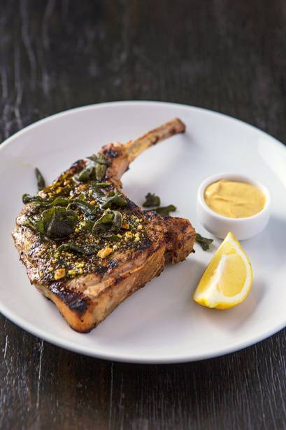 Bisteca suína com manteiga e limão Bisteca suína com manteiga e limão