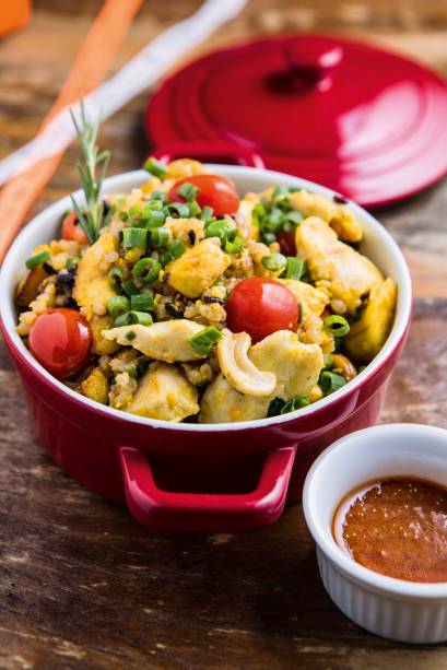 O arroz goiano: com molho de pimenta para acompanhar O arroz goiano: com molho de pimenta para acompanhar