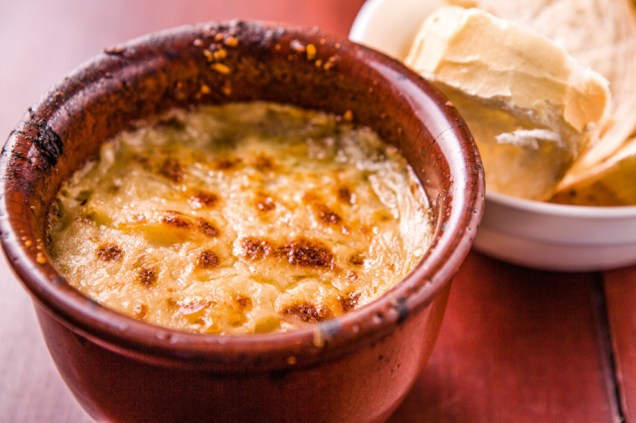 Ceagesp: sedoso creme de cebola e pão gratinado rouba as atenções Ceagesp: sedoso creme de cebola e pão gratinado rouba as atenções