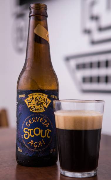 Amazon Açaí Stout: Escura e levemente cremosa Amazon Açaí Stout: Escura e levemente cremosa