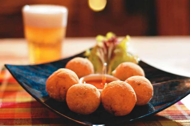 No Dita Cabrita: bolinho de polenta com carne de cabrito desfiada No Dita Cabrita: bolinho de polenta com carne de cabrito desfiada