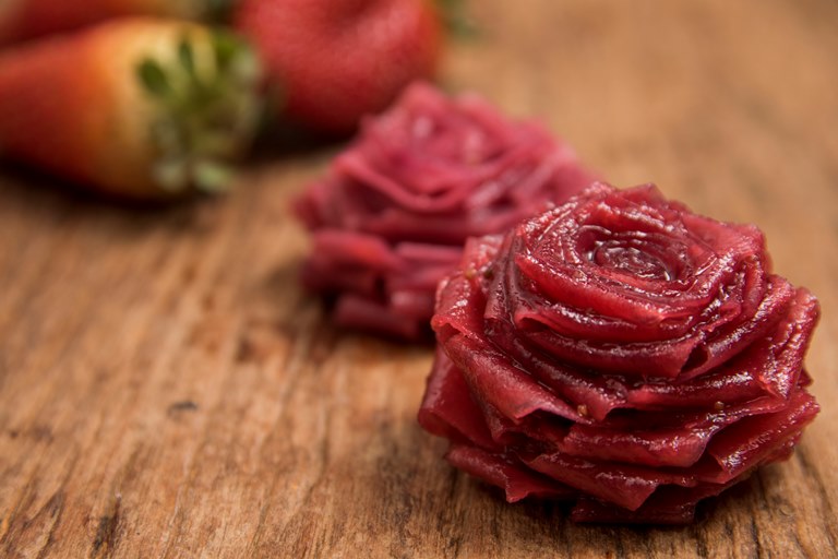 Rosa de fita de coco: preparação artesanal Rosa de fita de coco: preparação artesanal