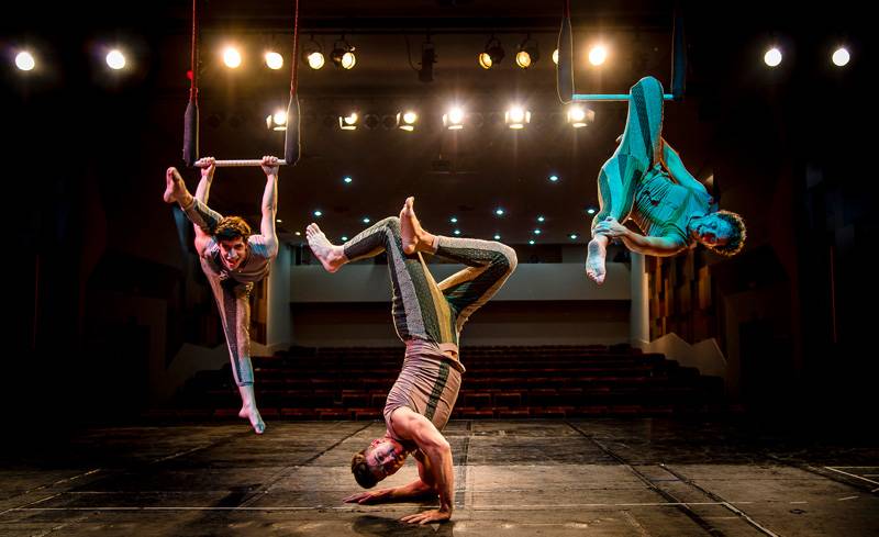 O universo circense ambienta a história do musical O universo circense ambienta a história do musical