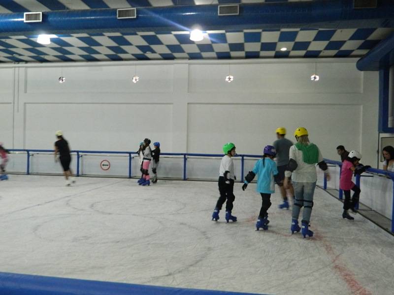A capacidade é para sessenta patinadores