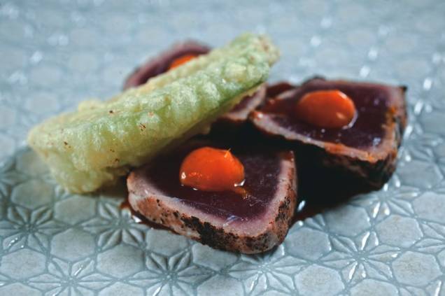 Atum em crosta de chá preto Atum em crosta de chá preto