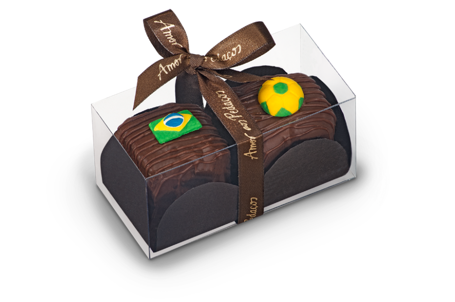 Amor aos Pedaços: caixa com dois minipães de mel ao licor de leite condensado, cobertos com chocolate ao leite e decorados com figuras de açúcar (R$14,00) Amor aos Pedaços: caixa com dois minipães de mel ao licor de leite condensado, cobertos com chocolate ao leite e decorados com figuras de açúcar (R$14,00)