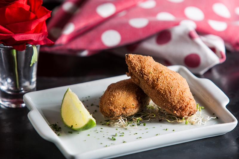 Em duo, o mexilhão empanado é uma das pedidas para petiscar Em duo, o mexilhão empanado é uma das pedidas para petiscar