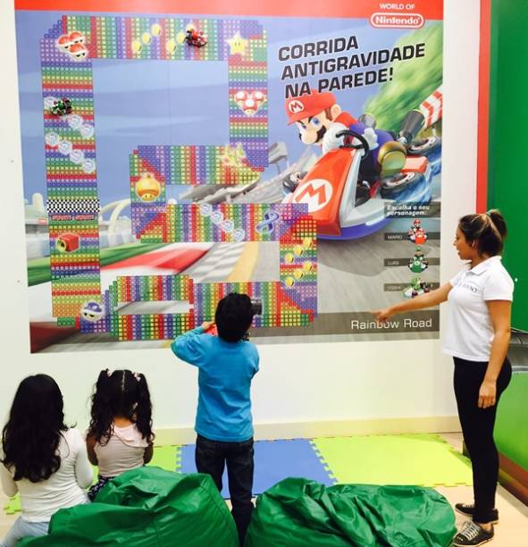 No Espaço Divertido DTC Toys, as crianças podem brincar com  jogos do Super Mario