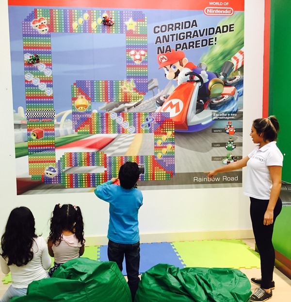No Espaço Divertido DTC Toys, as crianças podem brincar com jogos do Super Mario No Espaço Divertido DTC Toys, as crianças podem brincar com jogos do Super Mario